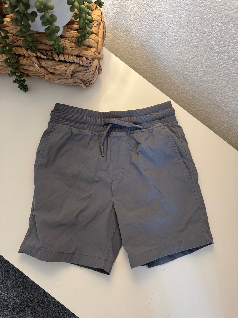 Boy’s Gray Drawstring Casual Shorts S (6-7)